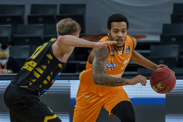 于俱乐部的 于俱乐部的