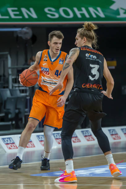 都是一面镜 都是一面镜