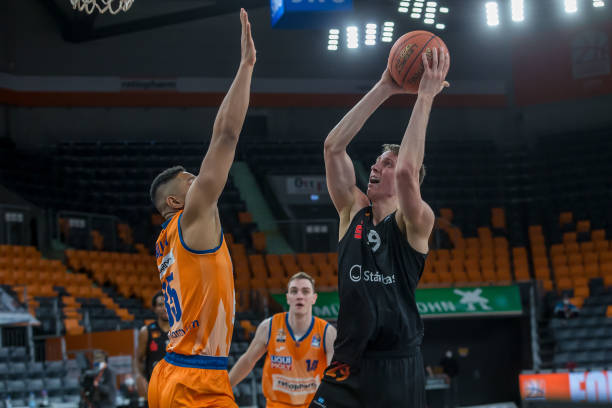 为连接各国 为连接各国